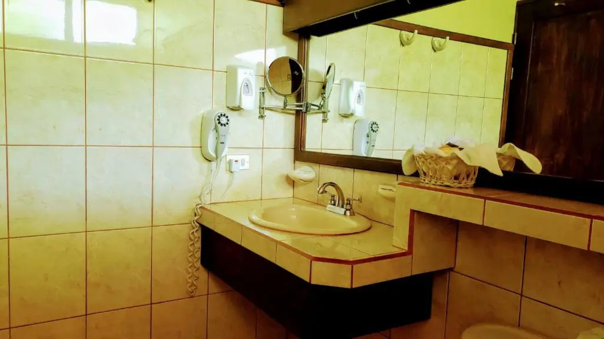 Volcano Lodge Hotel & Thermal Experience