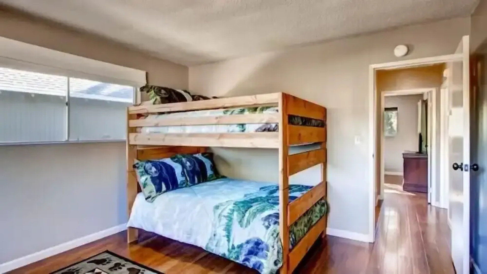 Scenic Wonders Lazy Bear Lodge 4 Bedroom