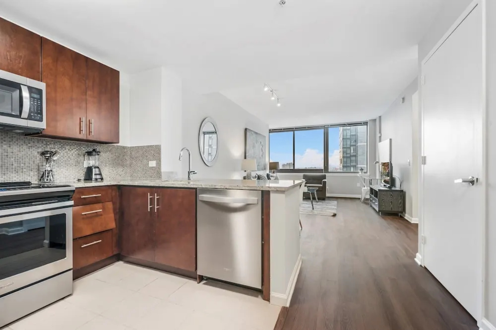 Monaco by Bluebird Suites