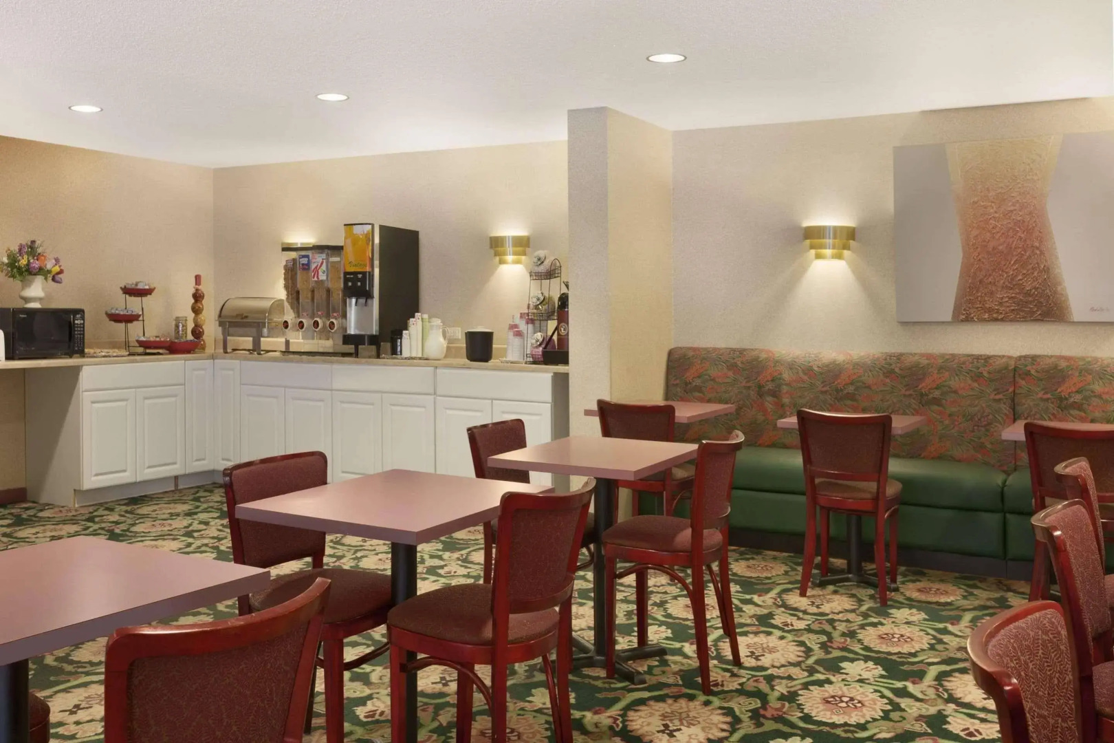 Red Carpet Inn Hazleton