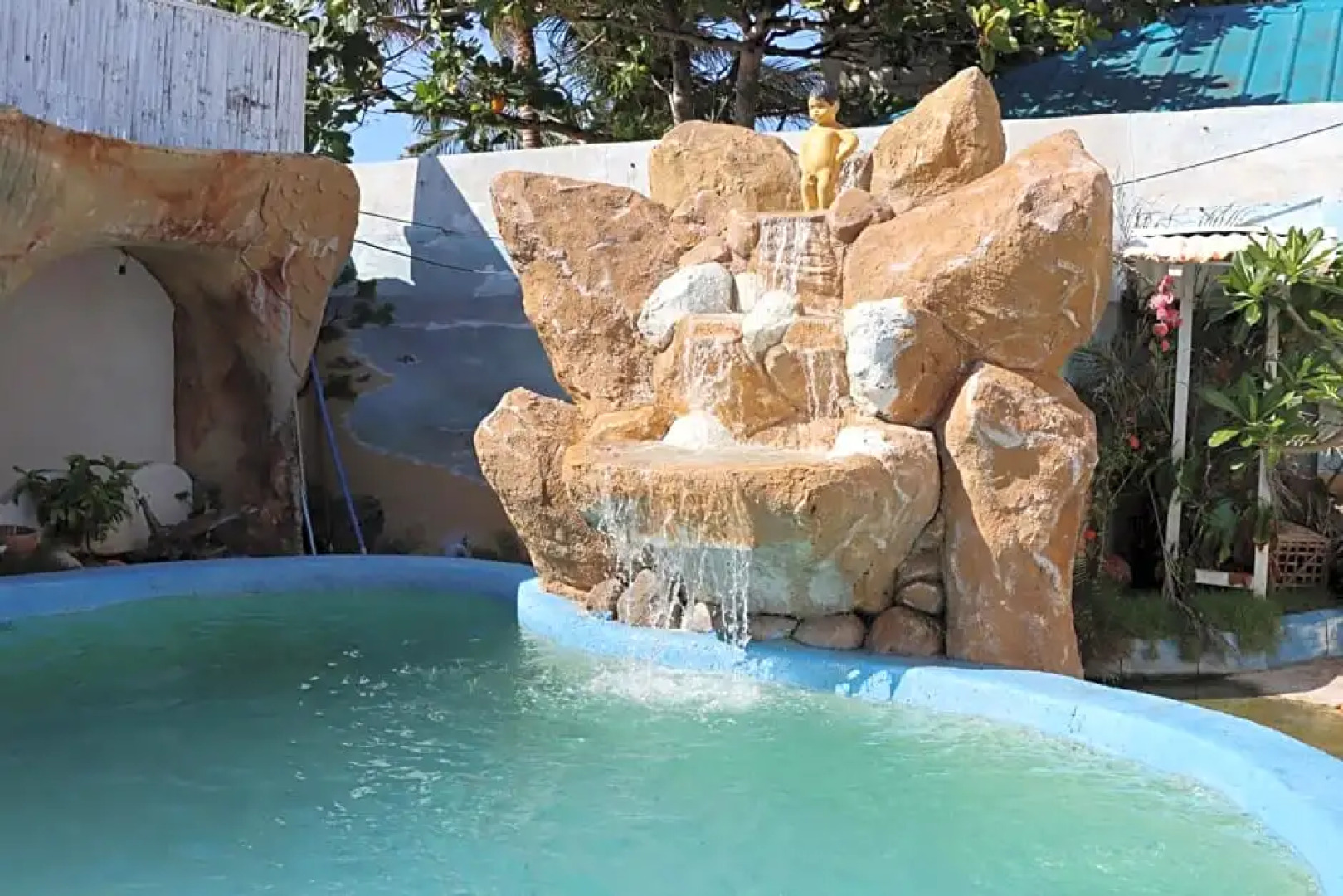 Belle's Beach Resort