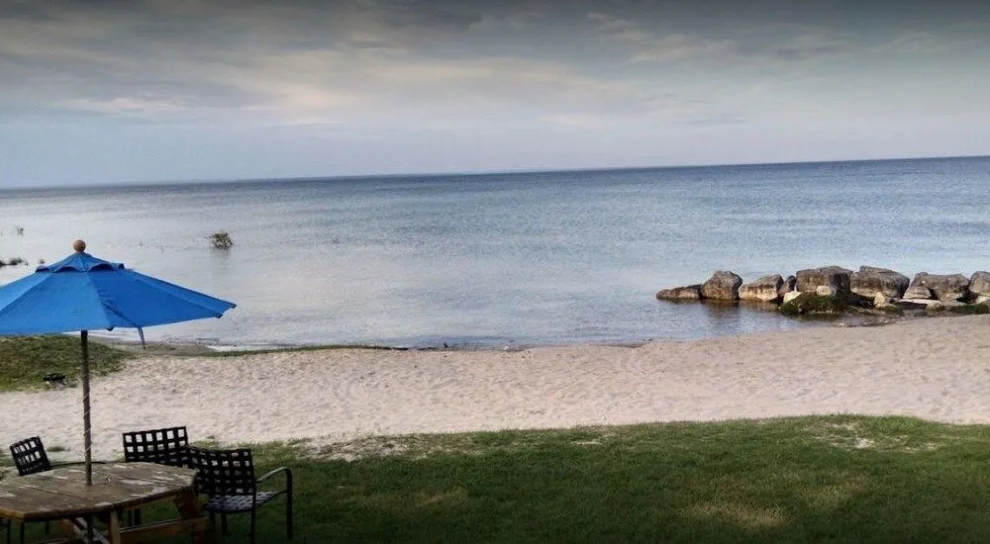 Bayview Lakefront Motel