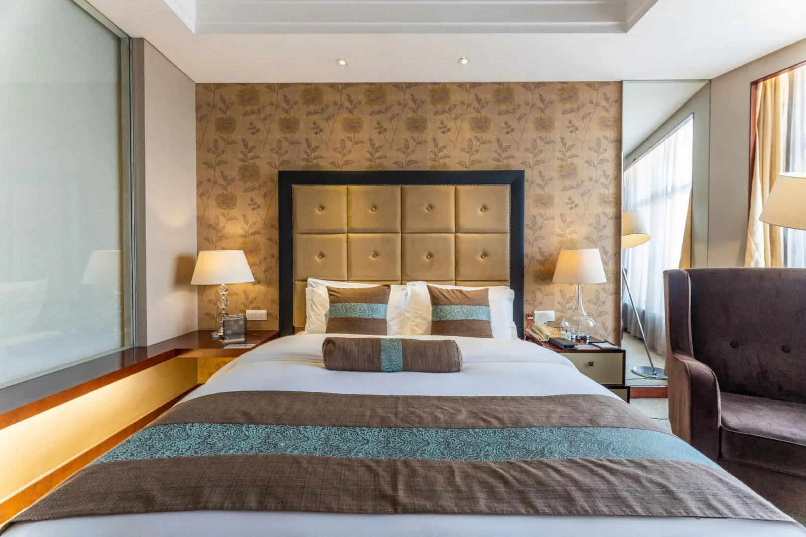 XinHua JianGuo Hotel