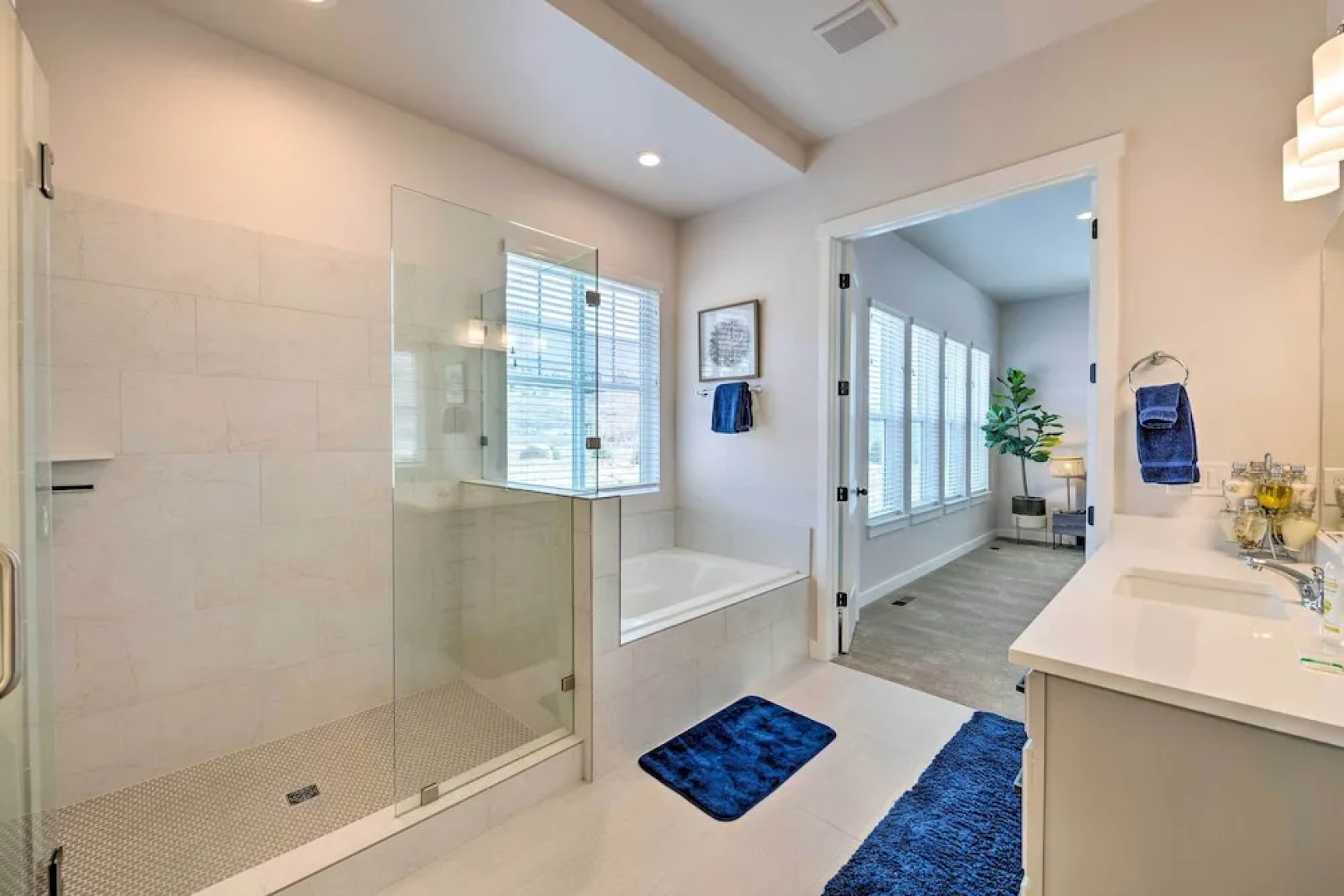 Inviting Hideout Townhome w/ Balcony & Lake Views!