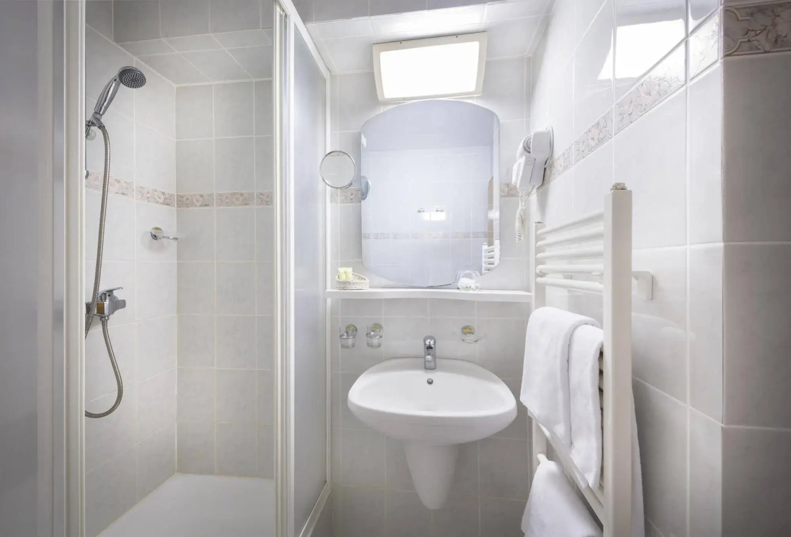 Sunny Baška Hotel by Valamar, ex Corinthia