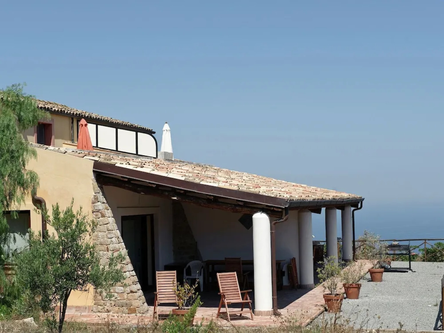 Beautiful Villa With Large Garden, Pool and Breathtaking Views