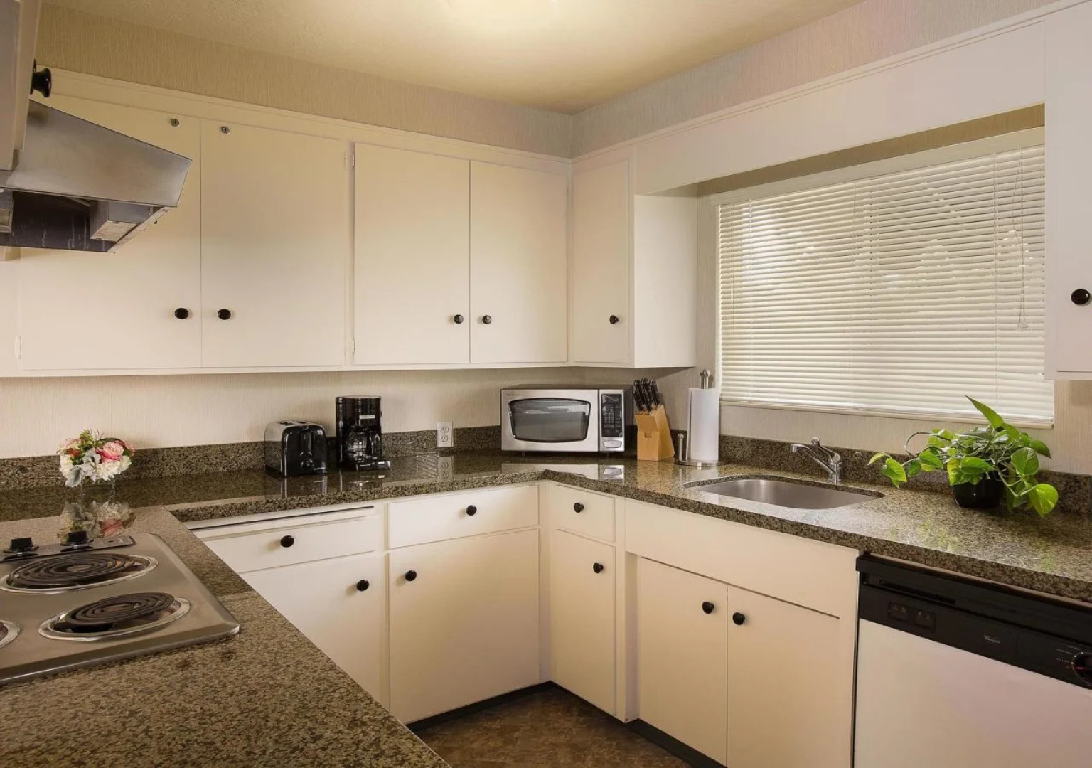 West Beach Inn, a Coast Hotel