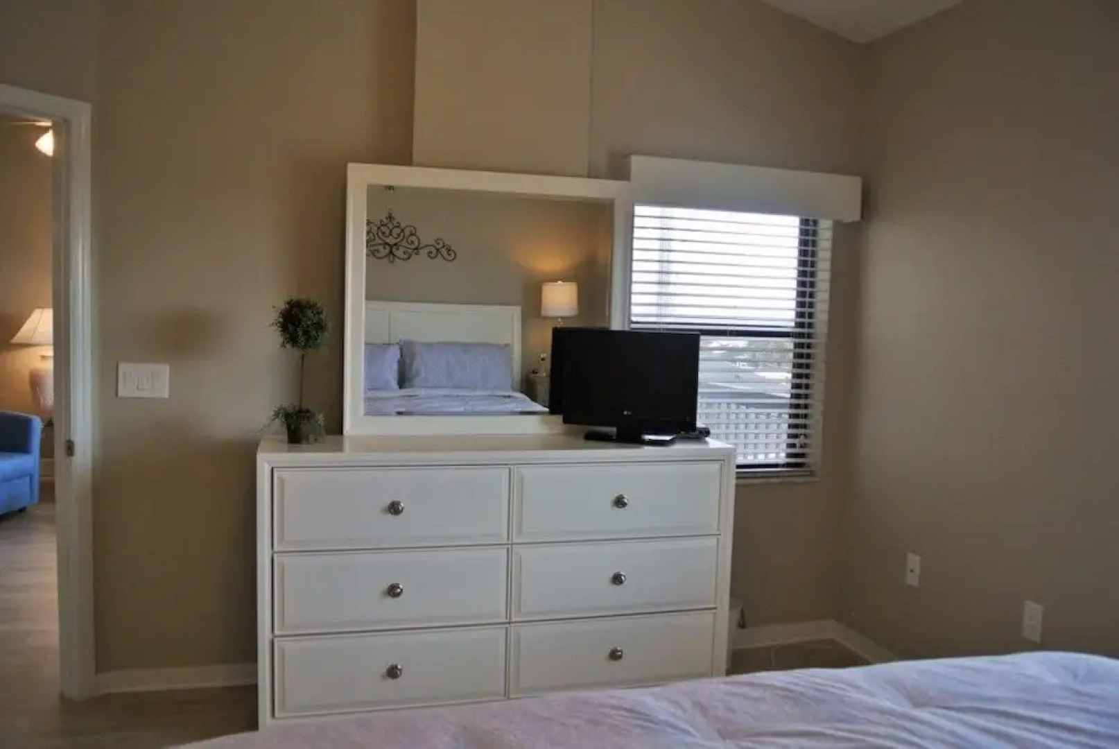 I33 - Ocean Village Club