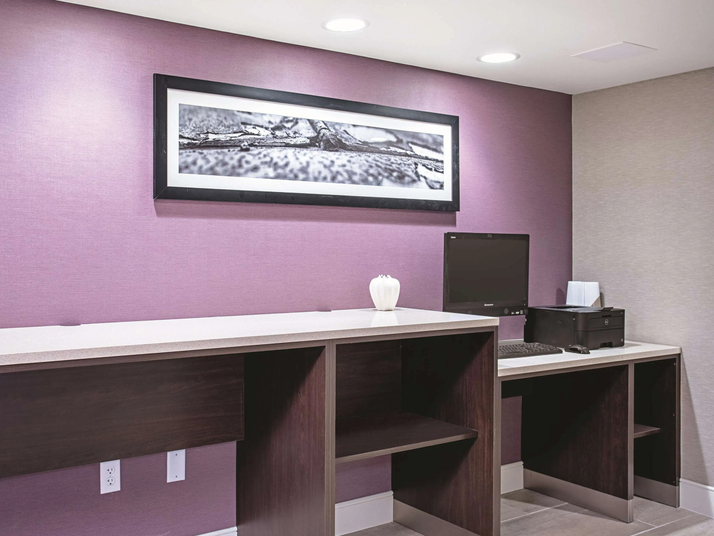 La Quinta Inn & Suites by Wyndham Baltimore N / White Marsh