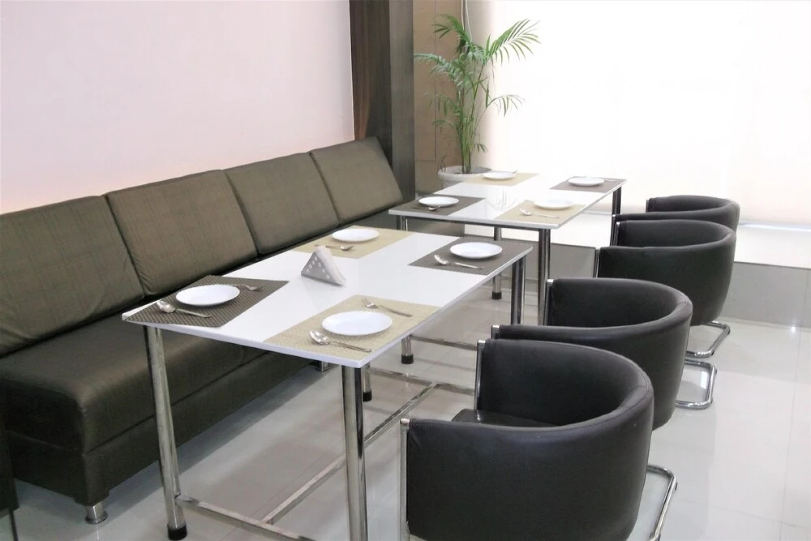 OYO 10360 Hotel Grand Manoranjan