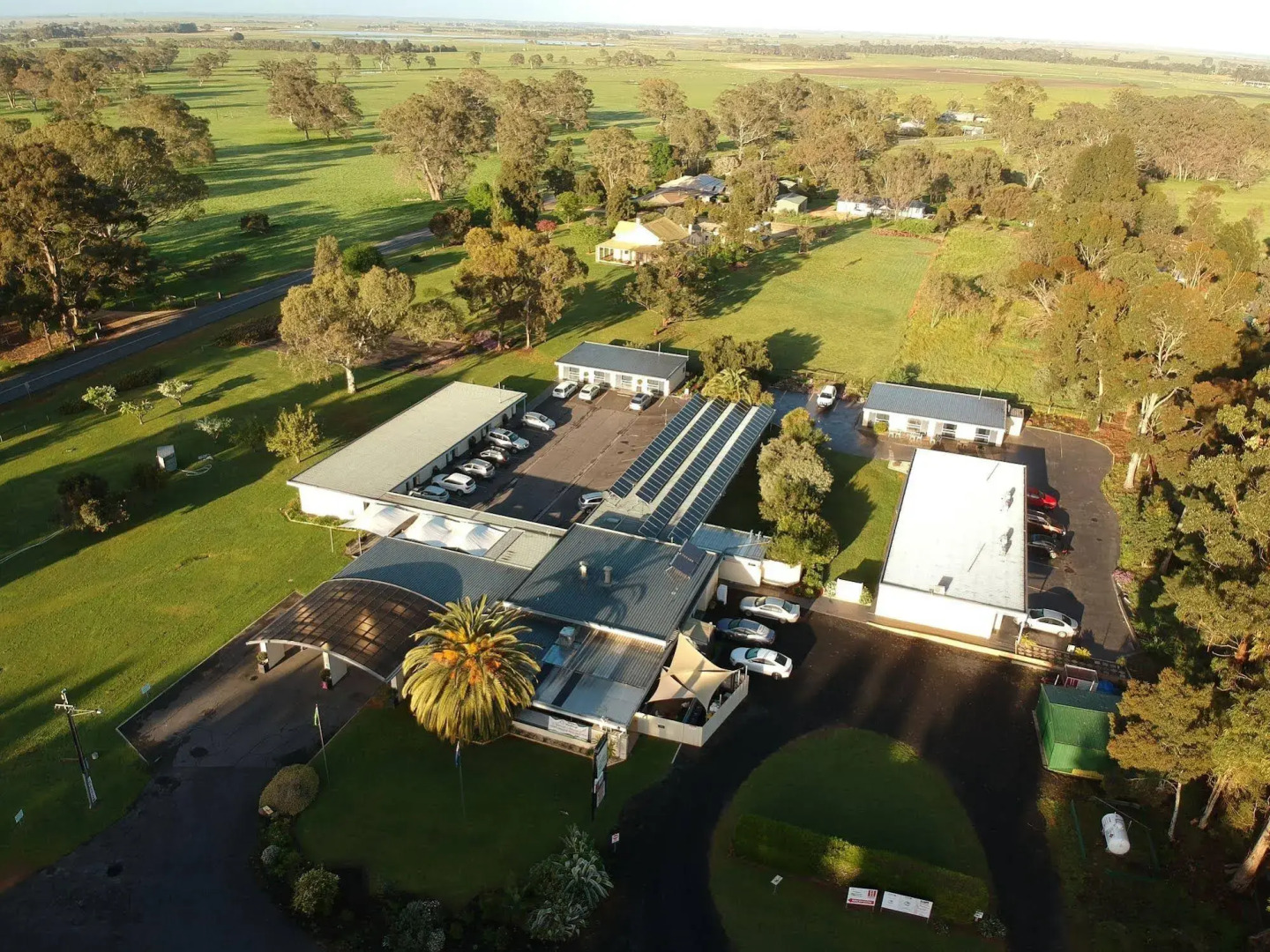 William Macintosh Motor Lodge