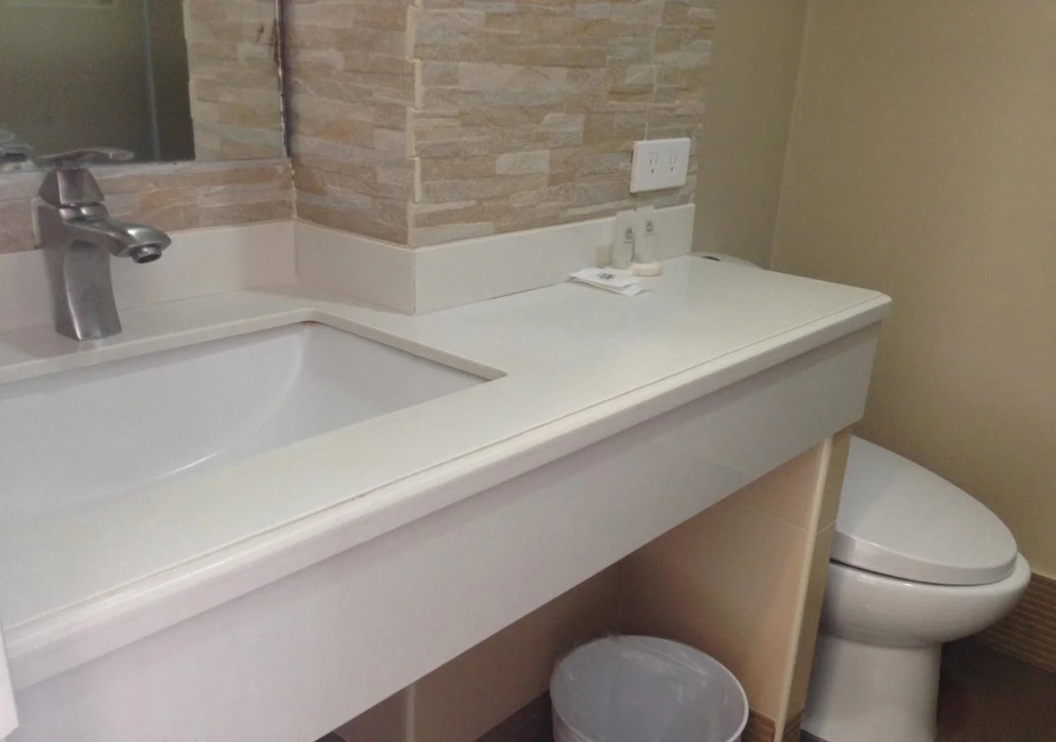 Manhattan Suites Inn