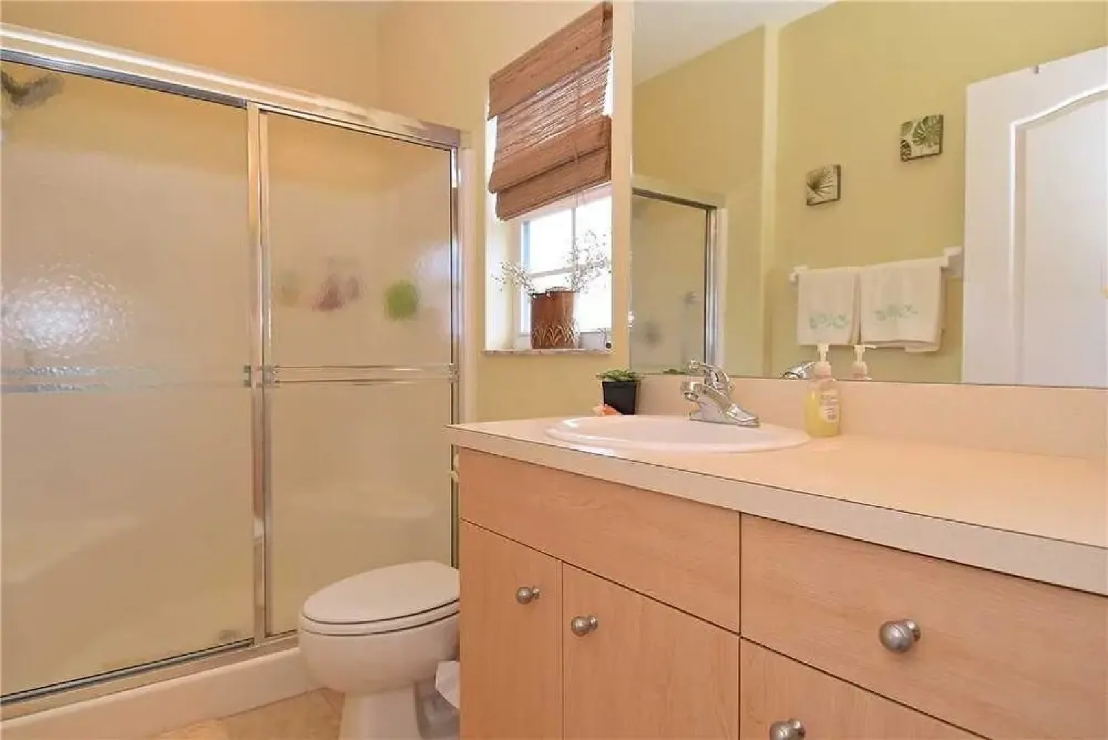 L'Pavia - Two Bedroom Condo