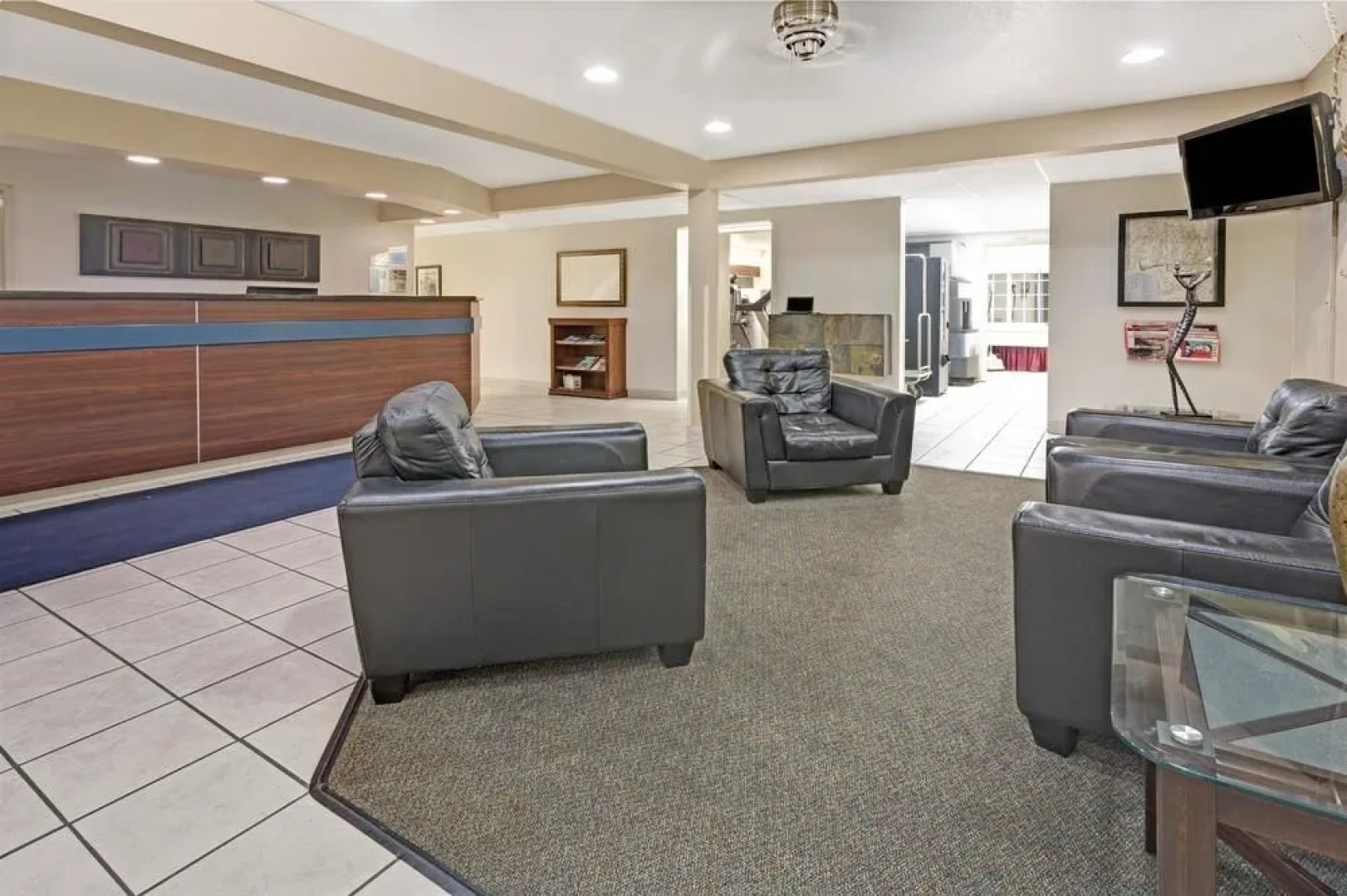 Days Inn and Suites by Wyndham Greeley