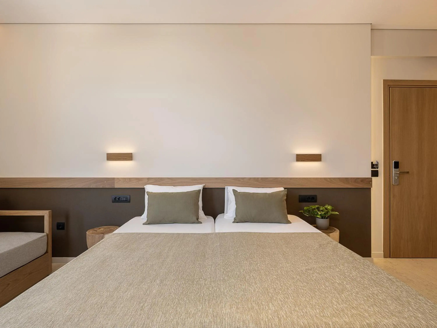 Esperides Beach Hotel Apartments