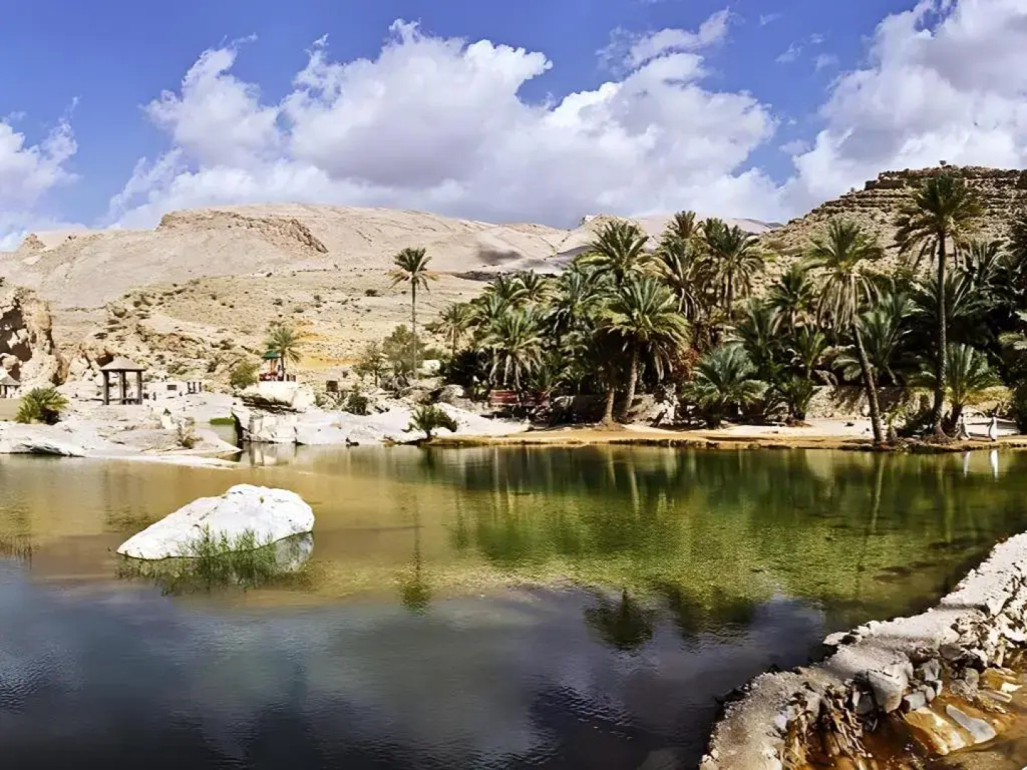 Al Sharqiya Sands Hotel