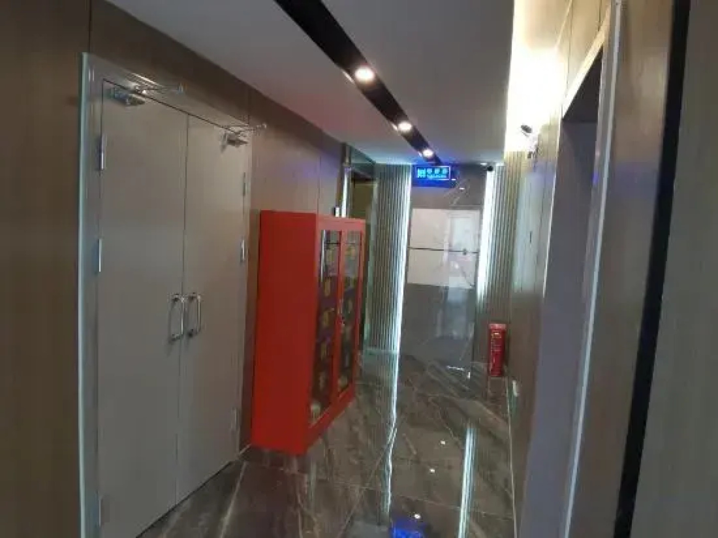 Dejiang Jinglai Hotel (People's Park)