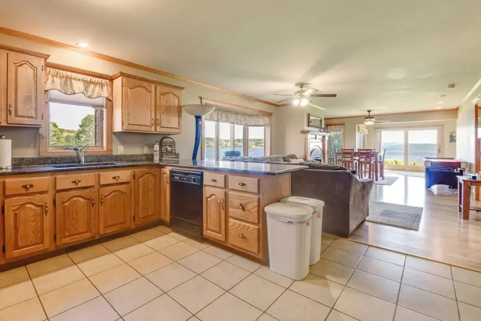 Pool Access: Waterfront Lake Memphremagog Condo!