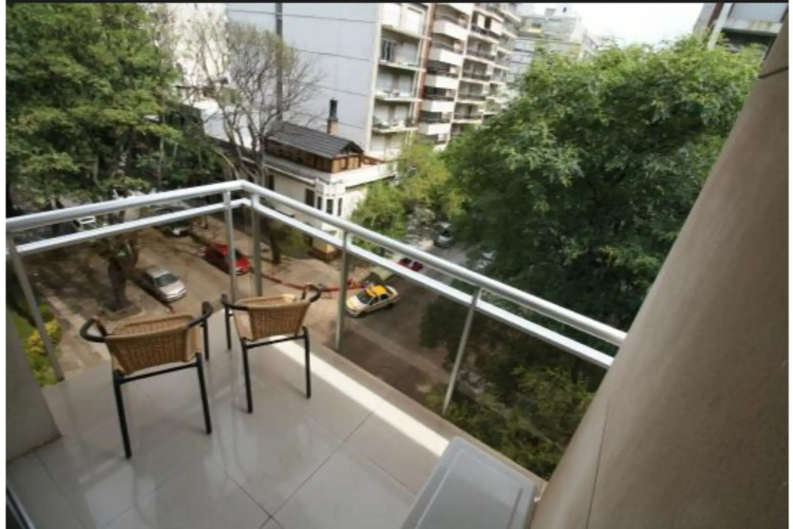 27 Suites Apart Hotel