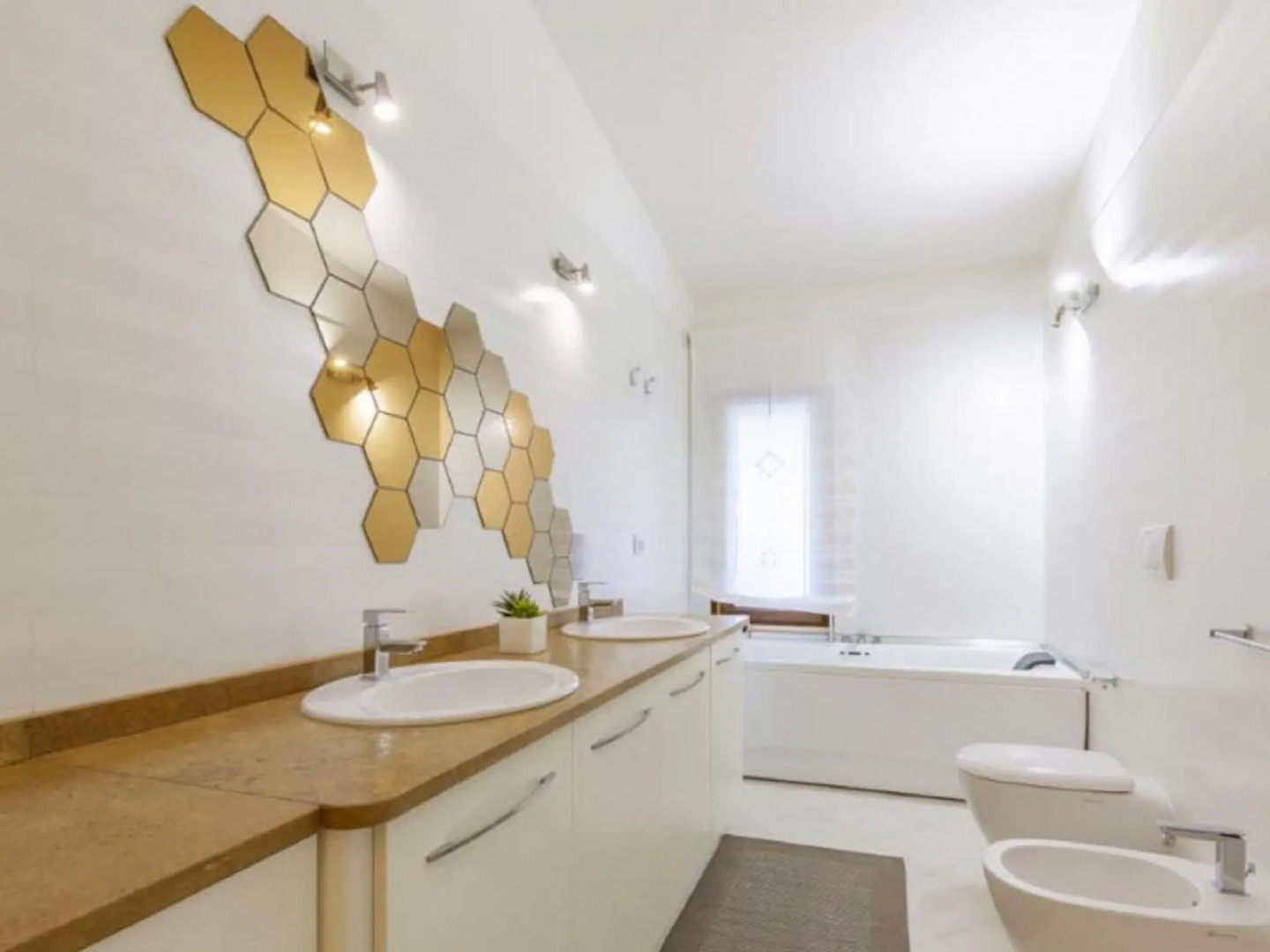 villa with private pool and air conditioning