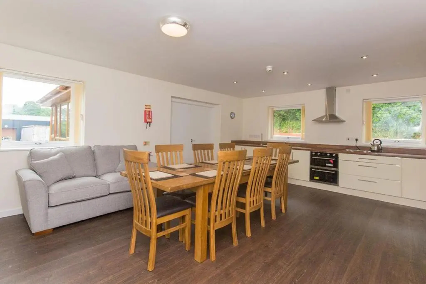 Hendy - First Floor Apartment