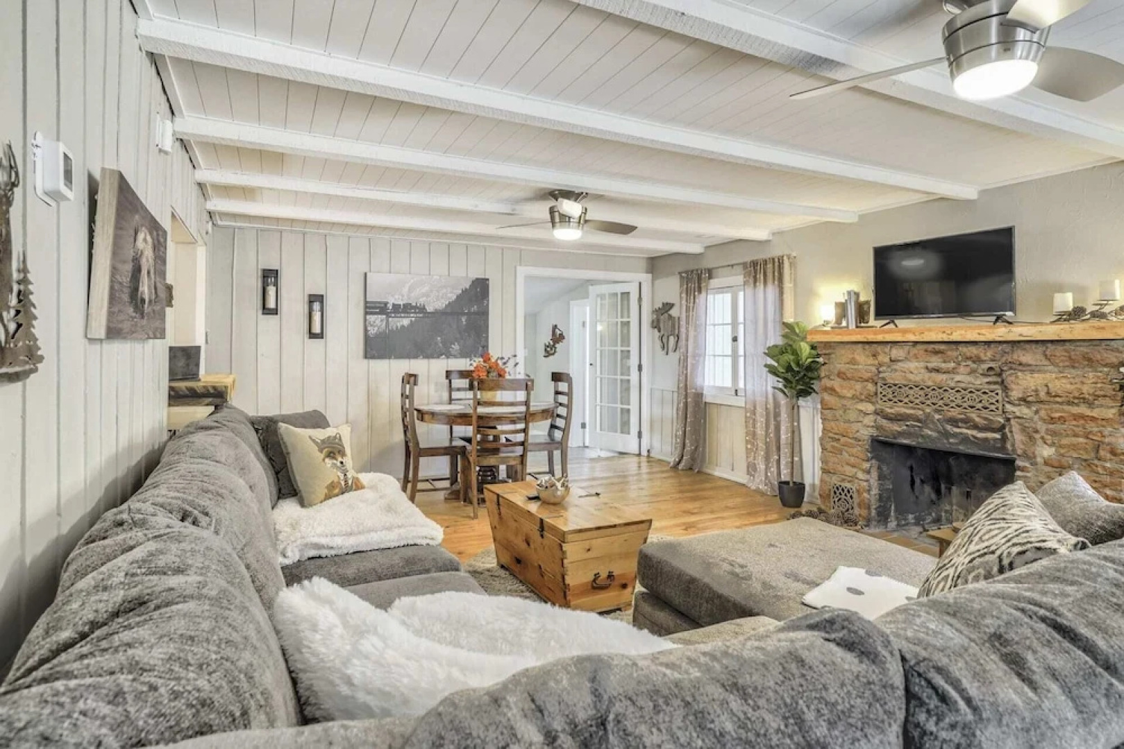 2brwren's Nestdowntown and Hiking Nearby