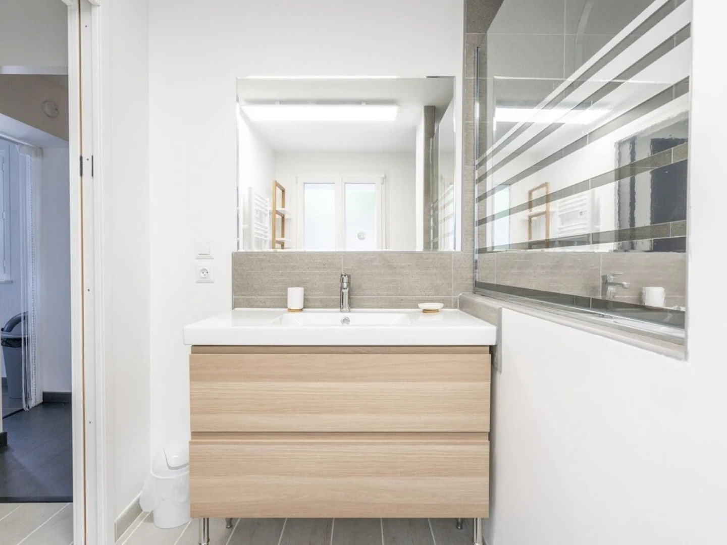 Attractive Holiday Home in Cessenon-sur-orb With Terrace