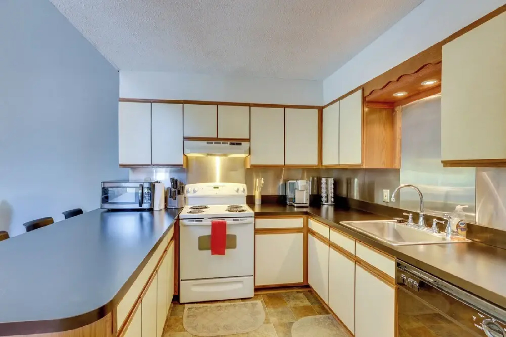 Bryce Resort Getaway w/ Sauna, 1 Mi to Lake Beach!