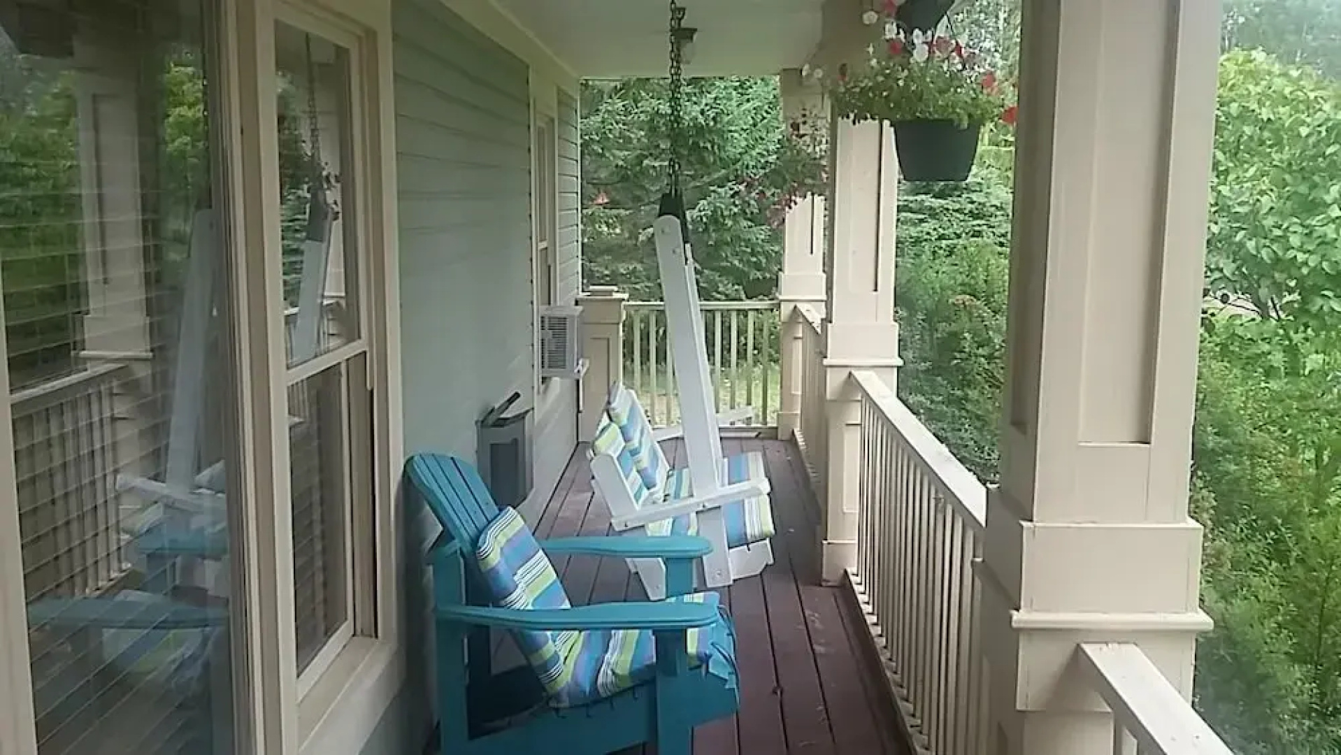 The Carriage House Inn