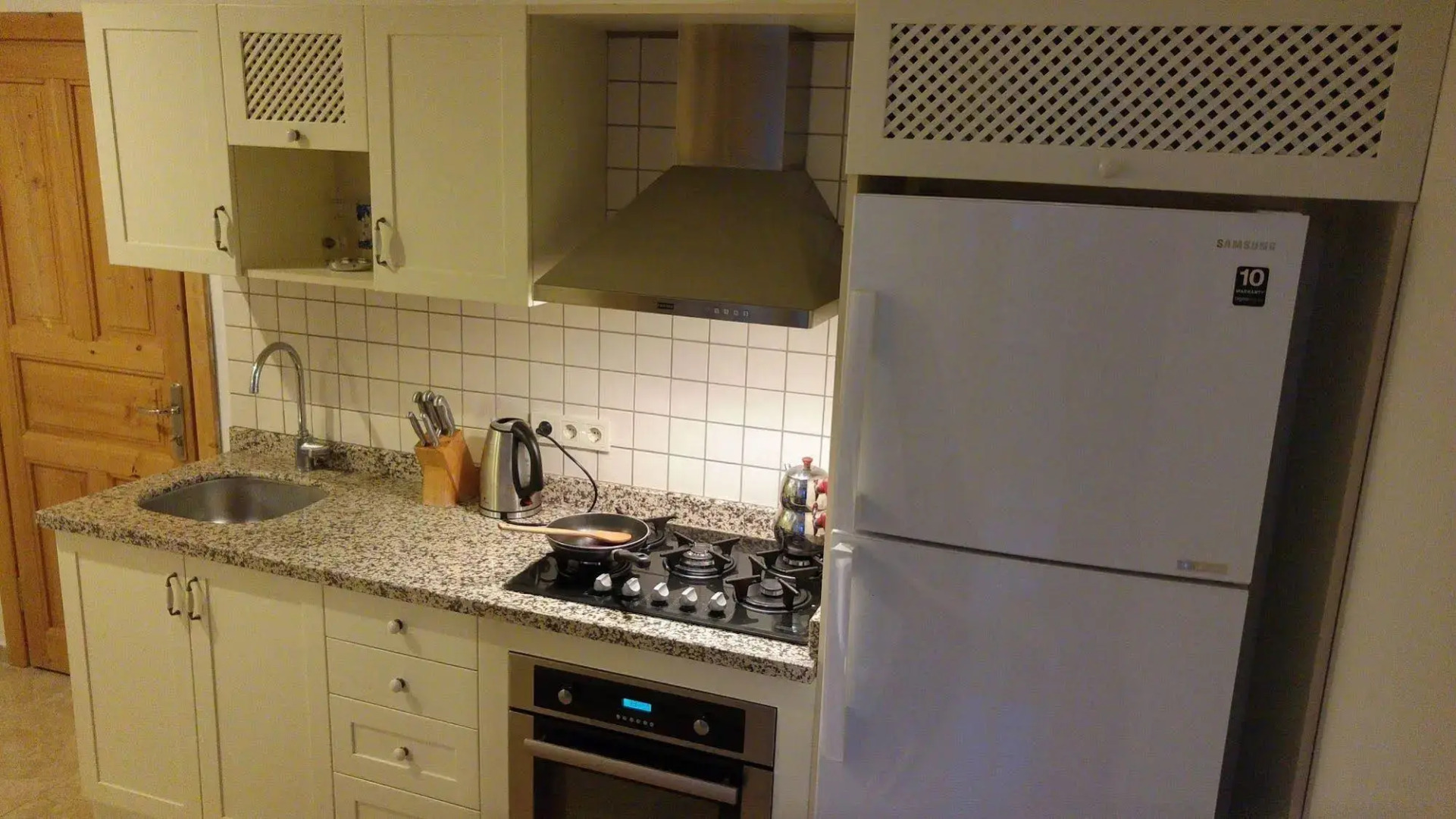 Old Town Deluxe Flats