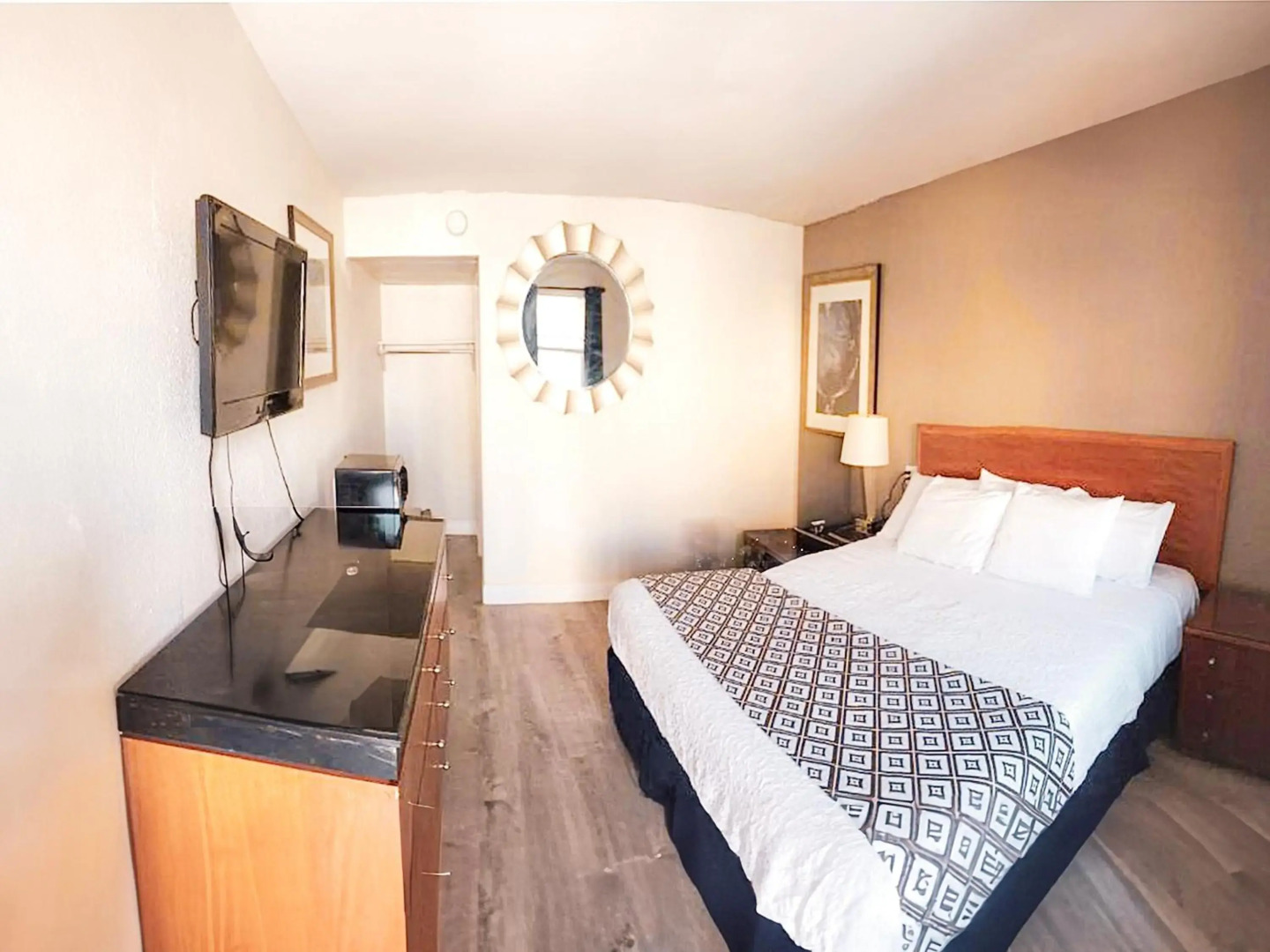 Penn Lodge Hotel & Suites