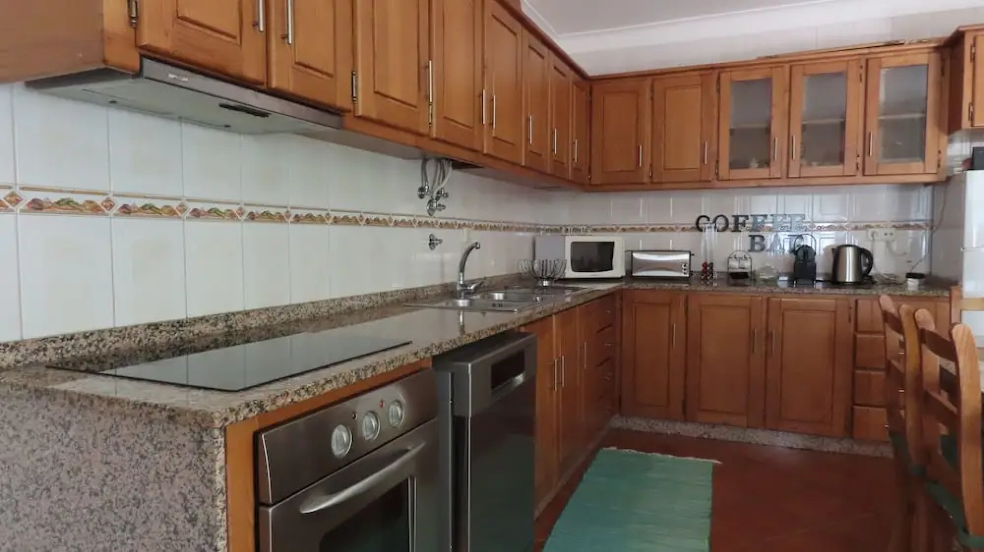 Lovely 3-bed House in Queimada Ideal for Families