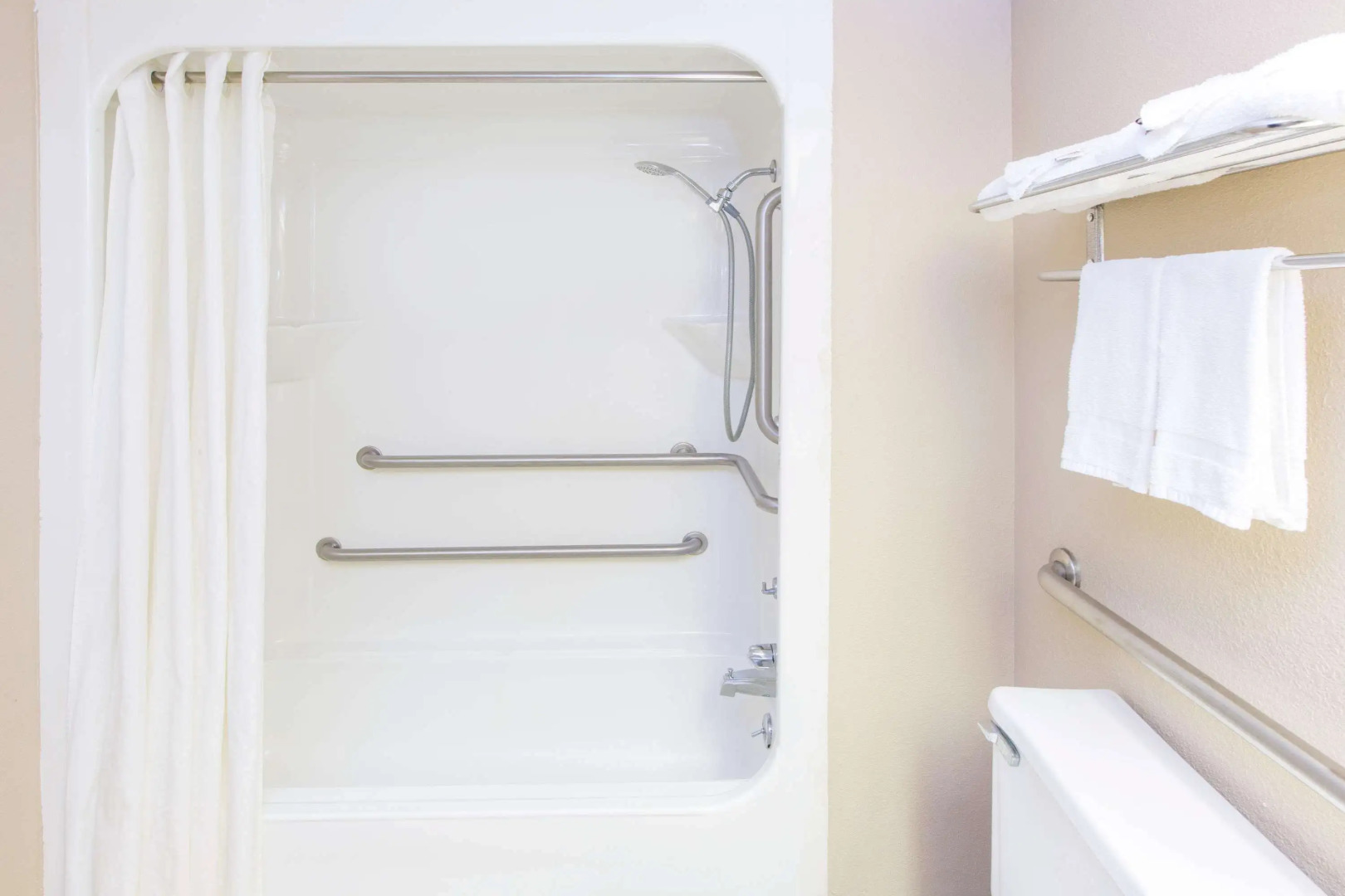 Super 8 by Wyndham Dothan