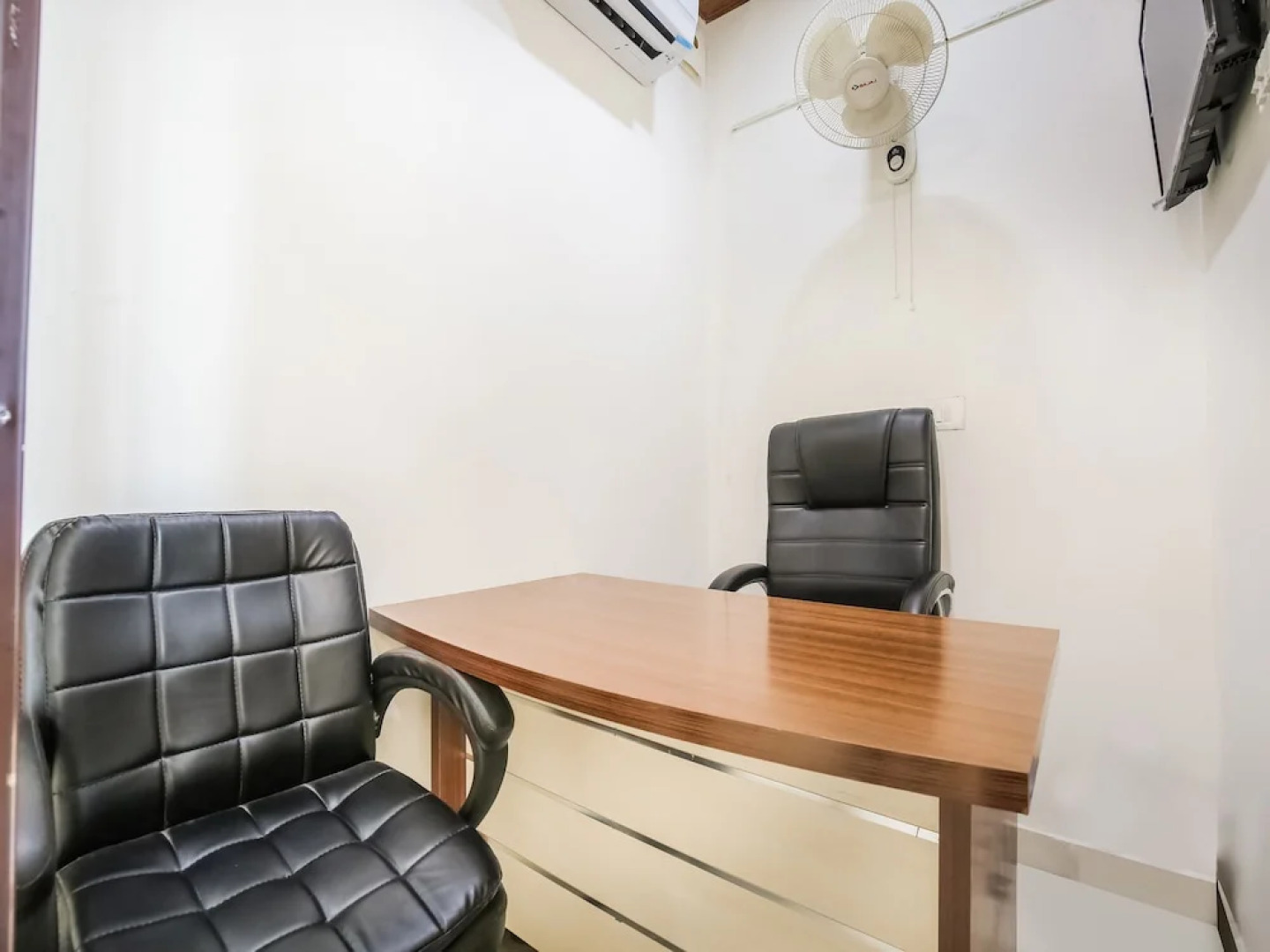 Spot On 47204 Royal Guest House