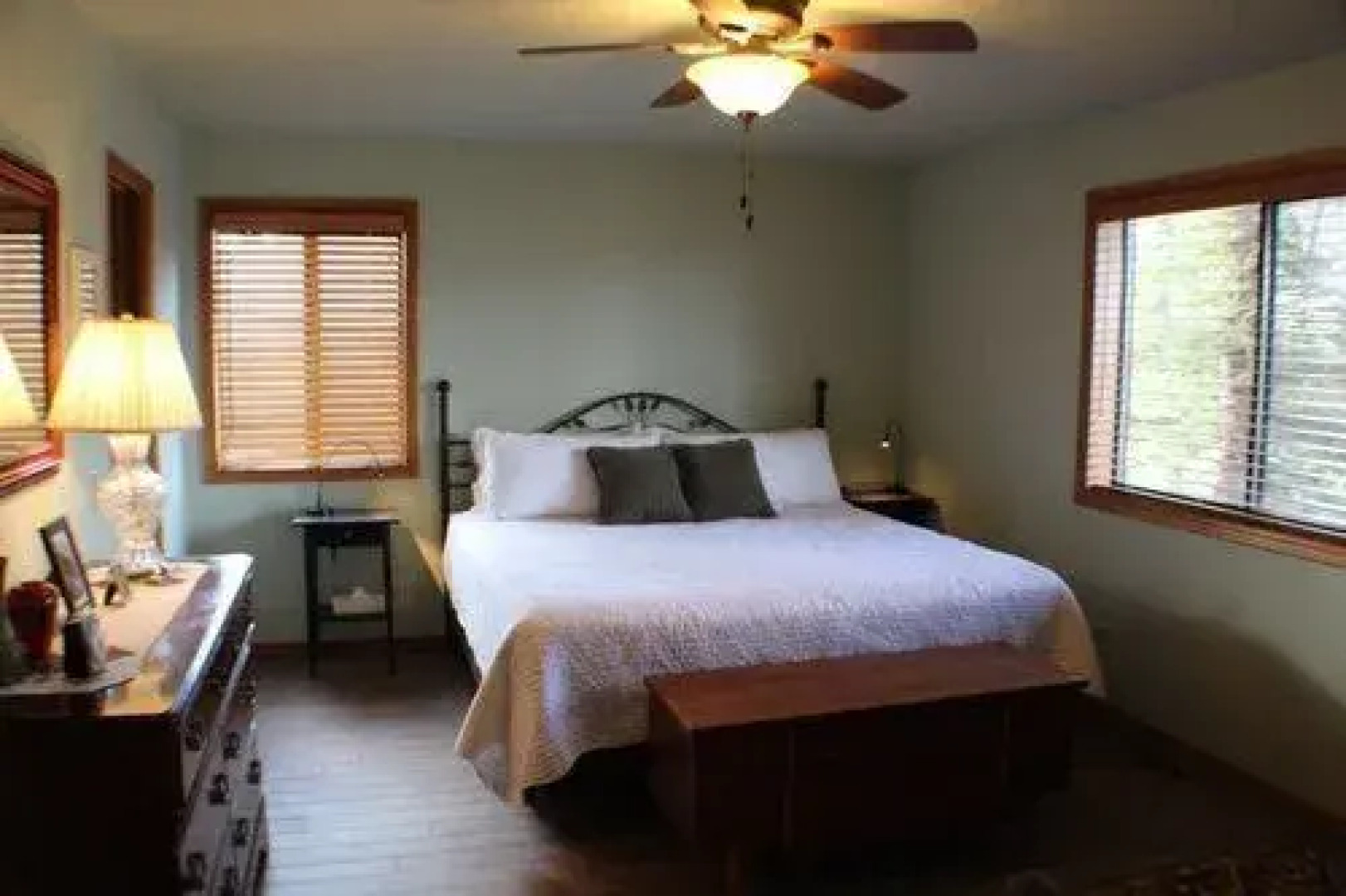 Pine Vista 3 Br Home by RedAwning