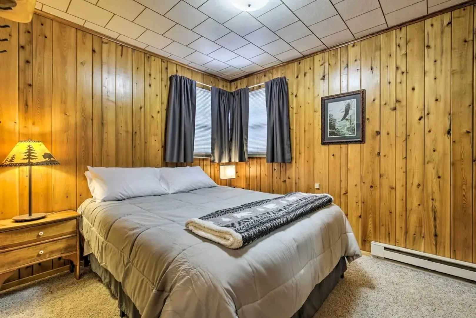 All-season Lakefront Mercer Vacation Rental