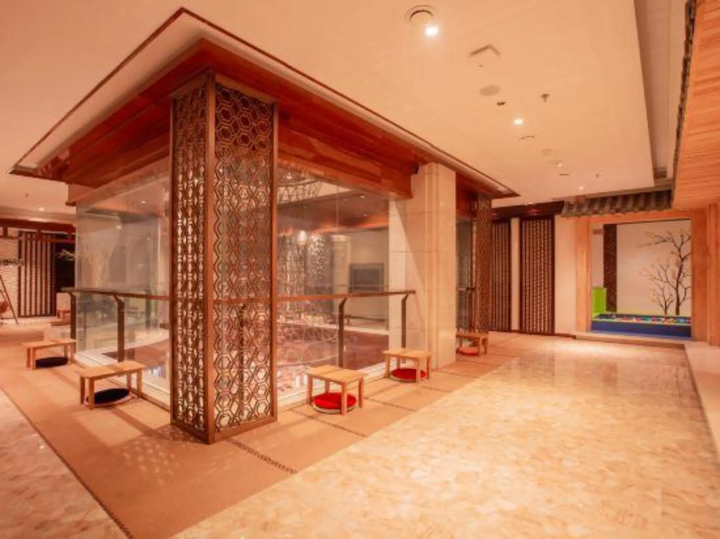 Oriental Hawaii Hotel (Heihe Central Pedestrian Street Shop)