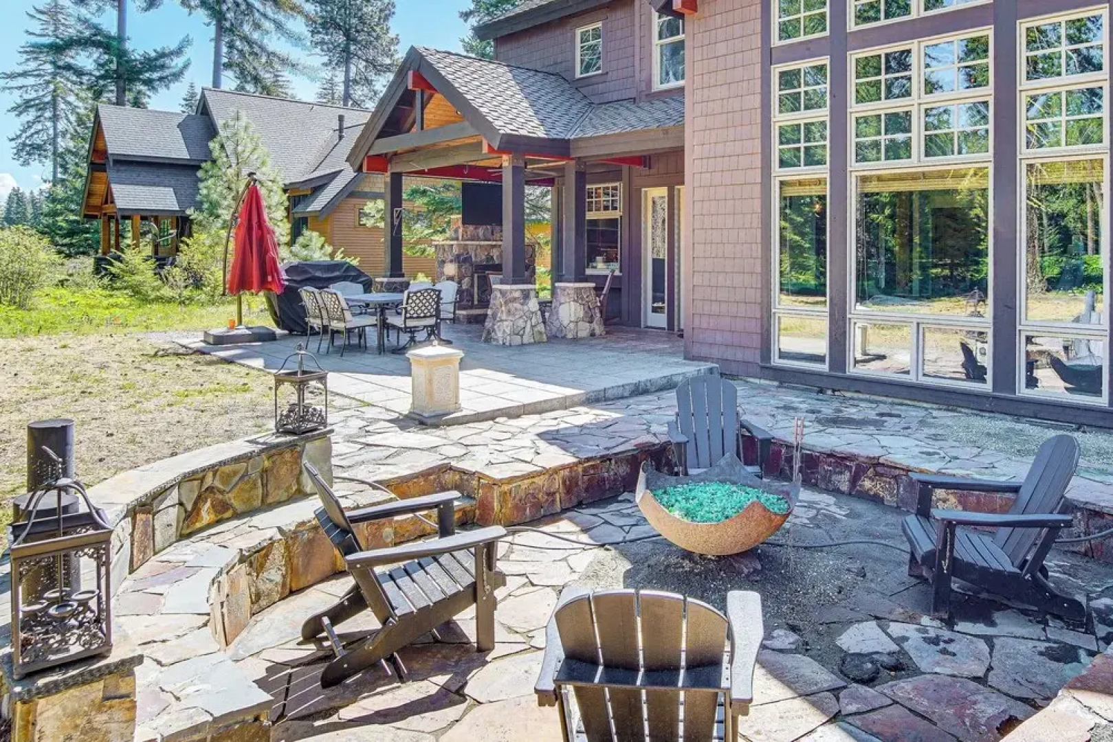 Spacious Cle Elum Cabin on Golf Course w/ Hot Tub!