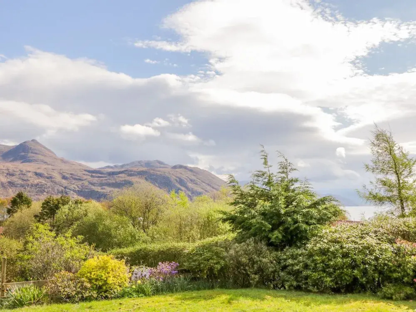 Beinn Ghobhlach Cottage