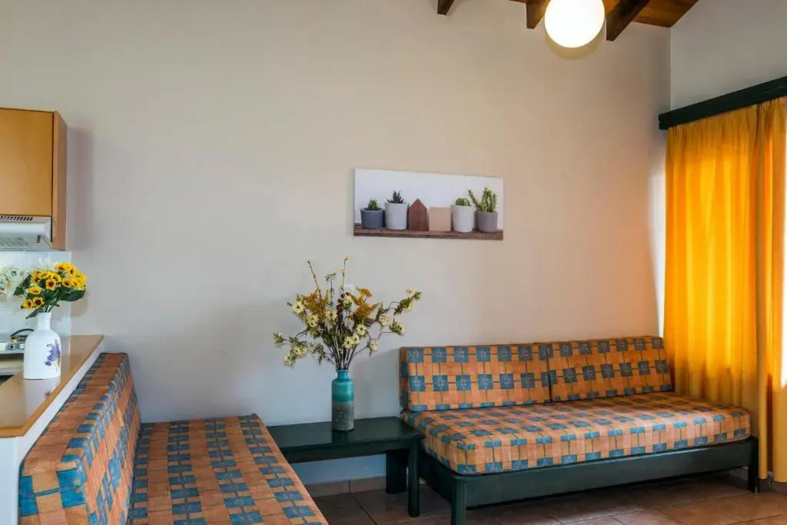 Theos Holidays Apartments