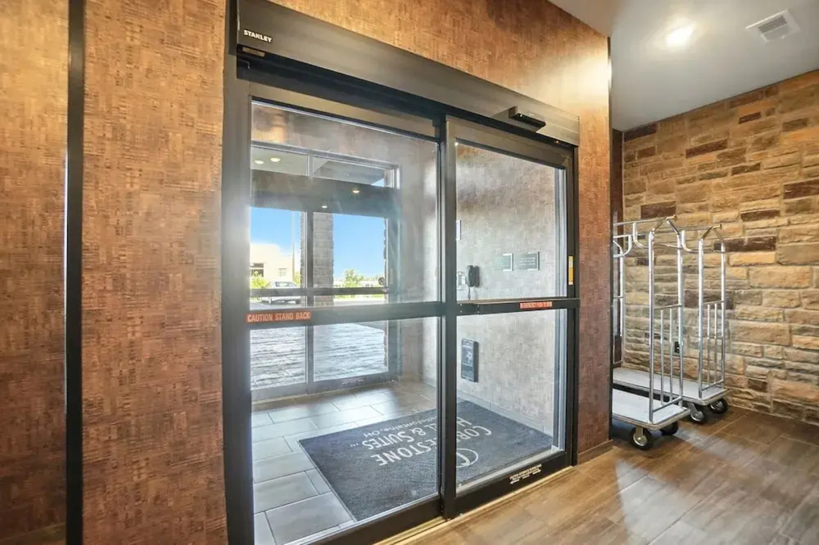 Cobblestone Hotel & Suites-Bellefontaine