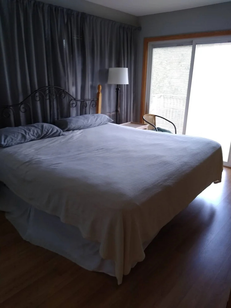 Mcmallard Vacation Lakefront 4 Bedroom Duplex