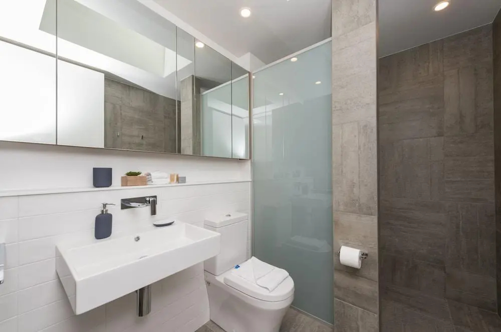 Accommodate Canberra - Kingston Court