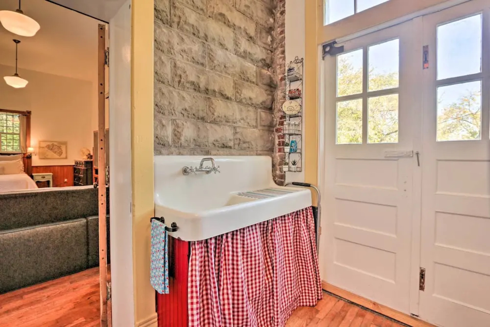 Renovated WV Schoolhouse: History Buffs Heaven!