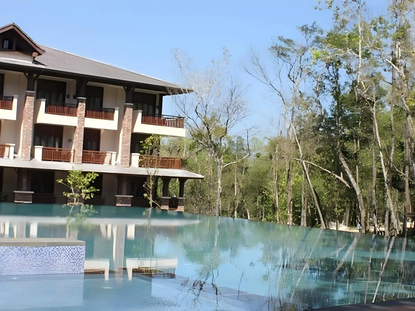 Wuzhishan Yatai Rainforest Resort Hotel