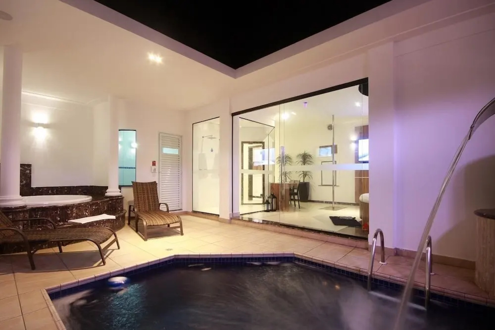 Motel Imperium Adults Only