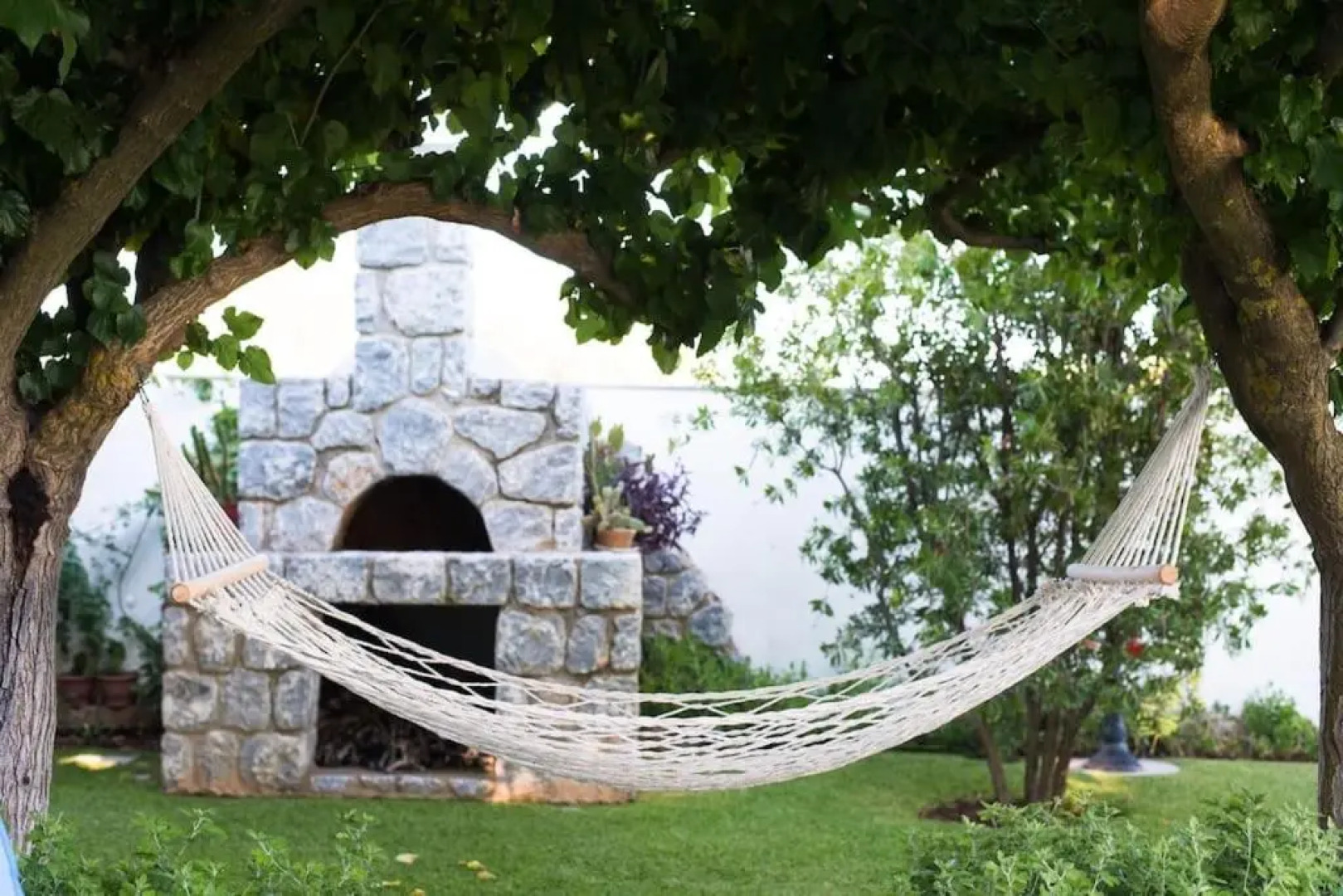 Seafront Luxury Villa w 5-en Suite BR BBQ