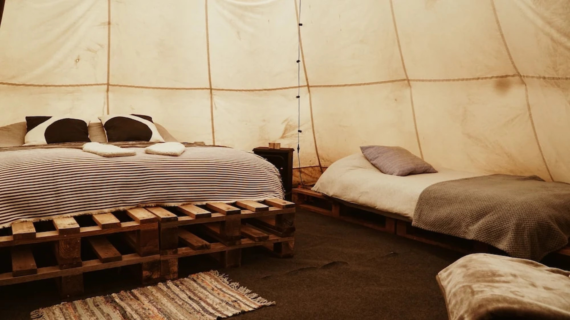 White House on Wye Glamping