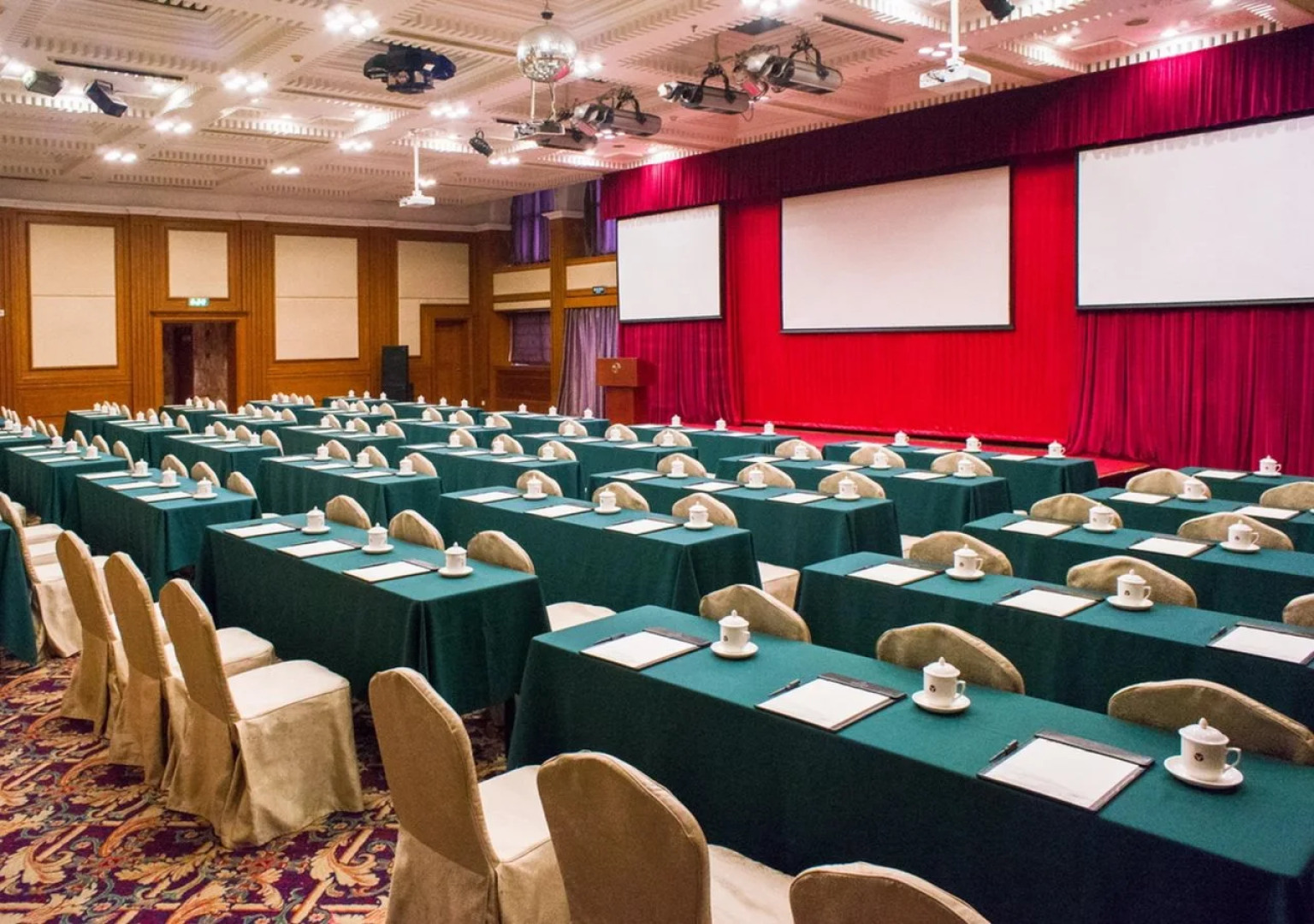 Guangdong Victory Hotel - Free shuttle bus to exhibition center during Canton Fair