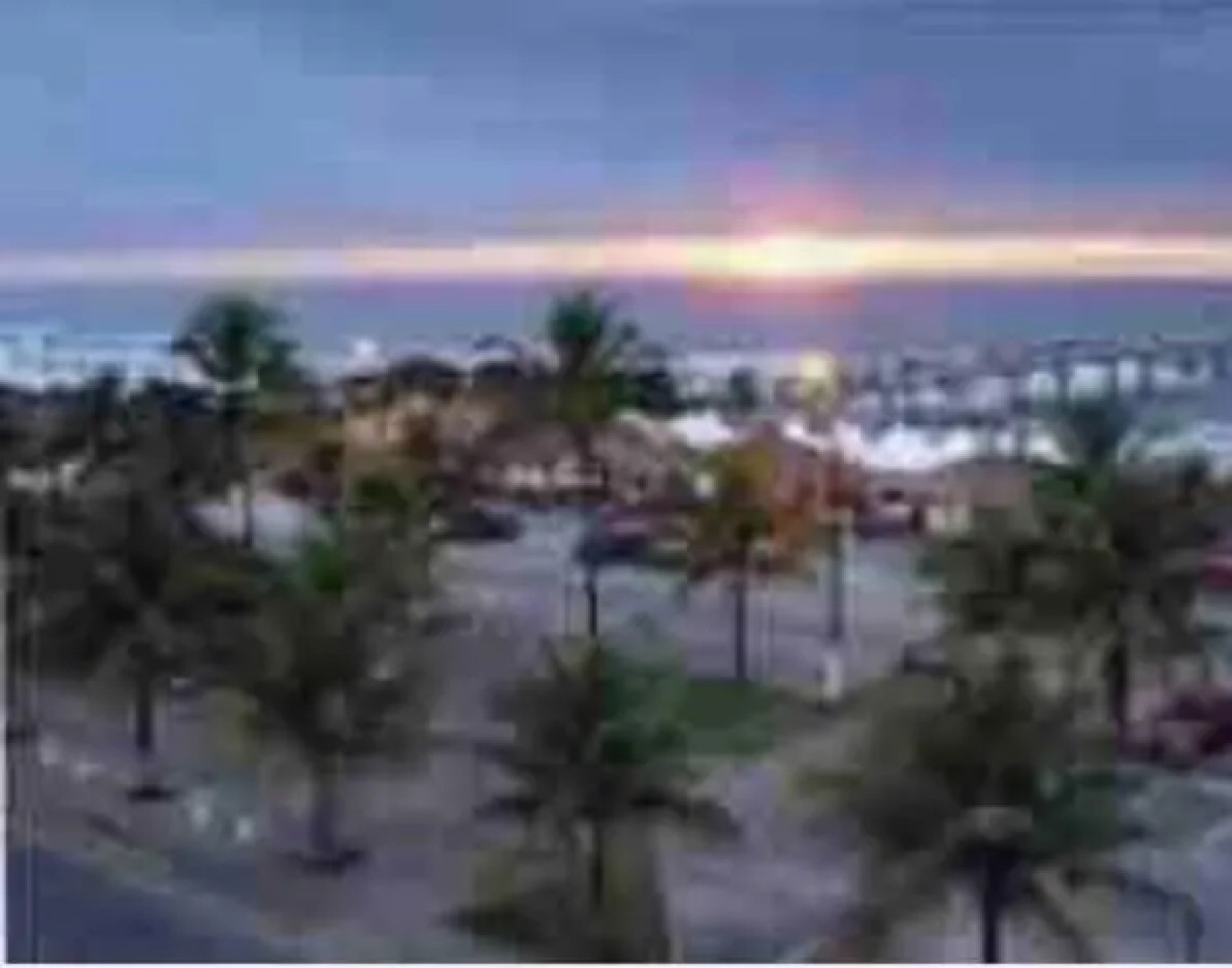 Casa com piscina próxima à cachoeira